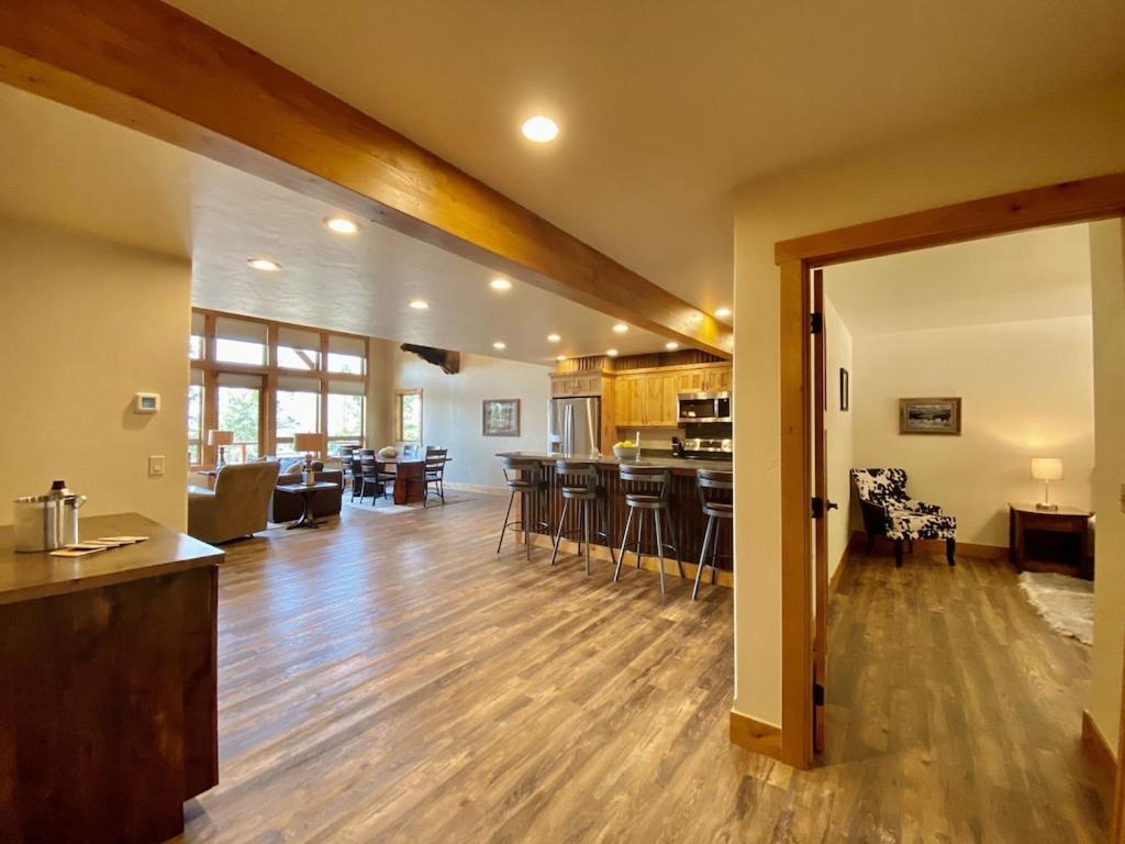 Townhome Next To Clubhouse In Exclusive Eagle Bend - The Glacier Bigfork Kültér fotó