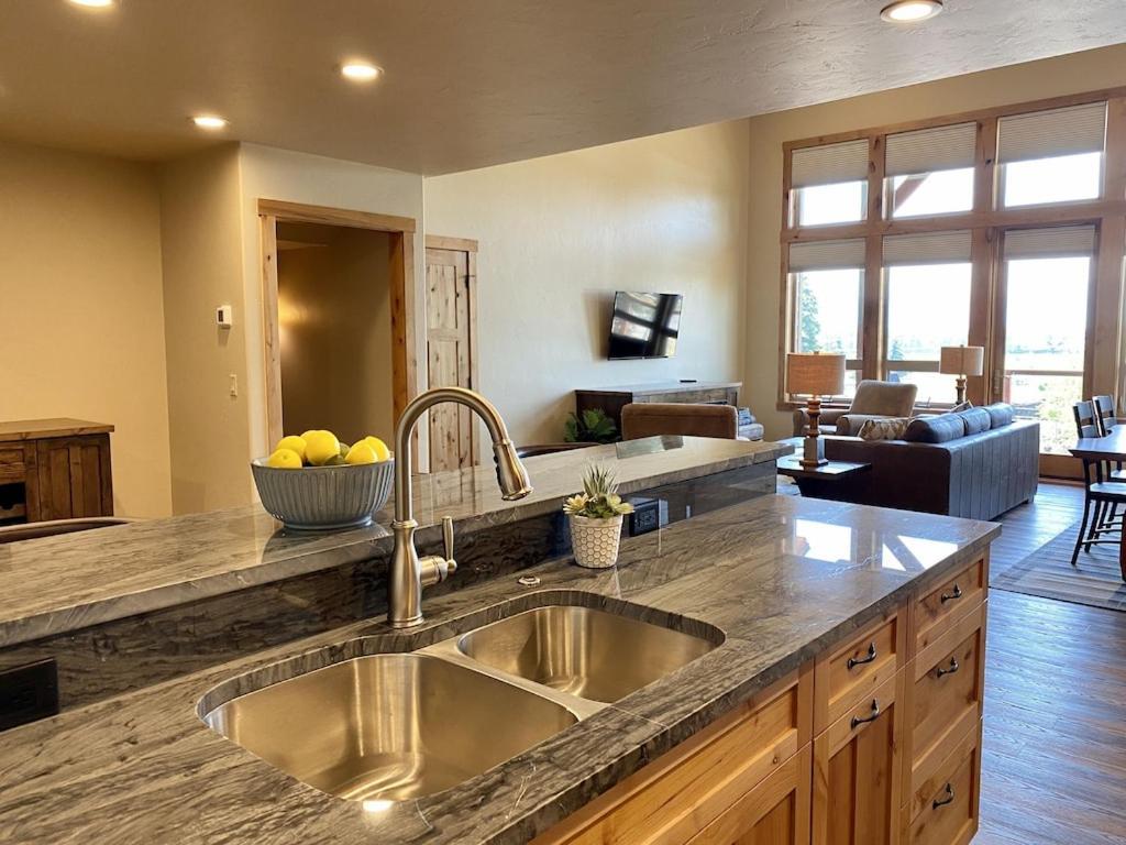 Townhome Next To Clubhouse In Exclusive Eagle Bend - The Glacier Bigfork Kültér fotó